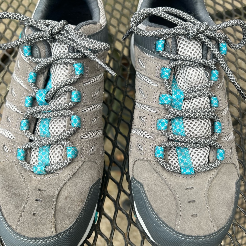 Women’s Merrell Hiking Shoes w/ Air Cushion Heel Size 9 EXC